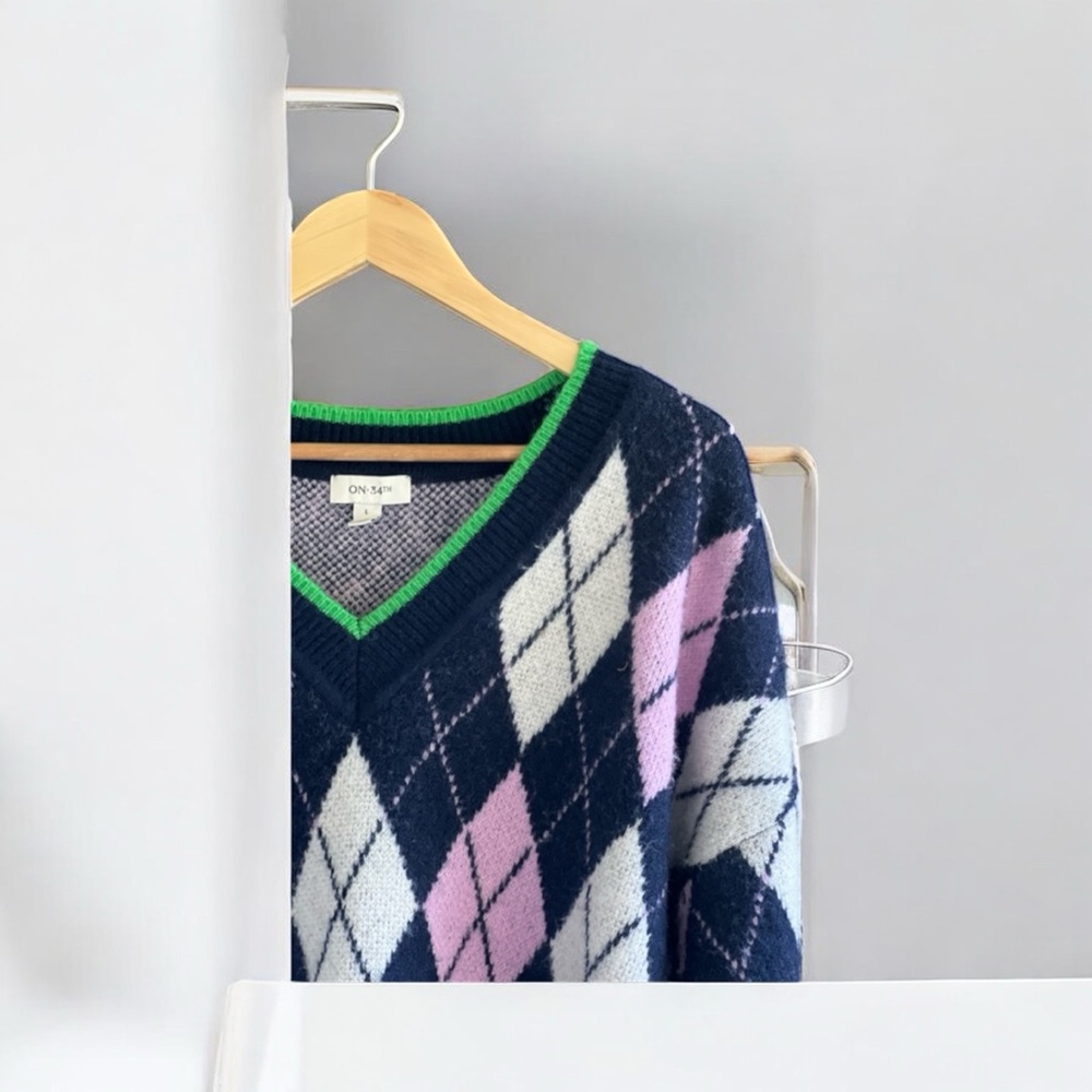 On 34th Women's Argyle V-Neck Drop-Shoulder Sweater. - Picture 6 of 16